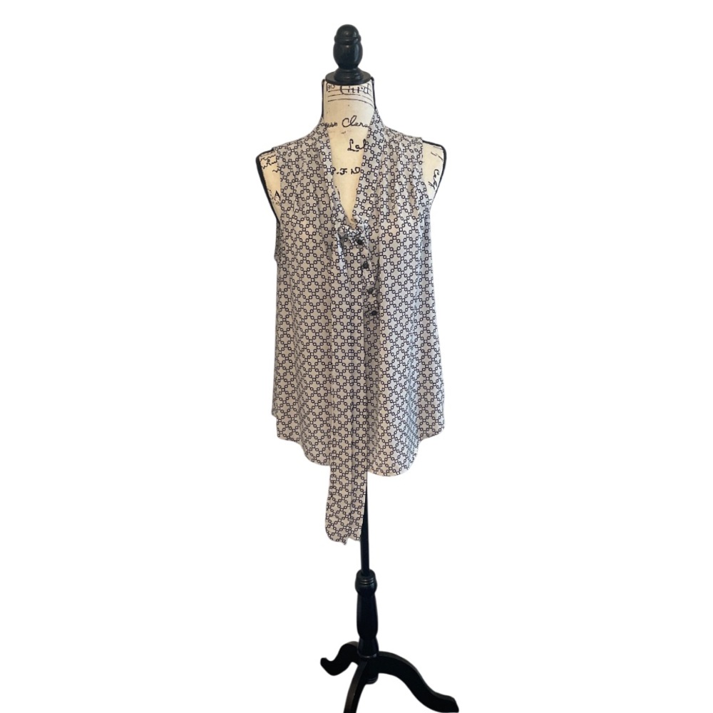 Elegant Black and White Sleeveless Top